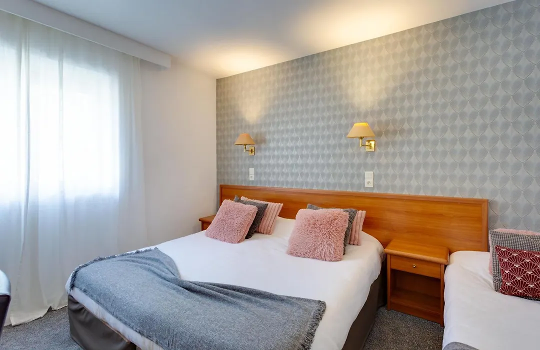 Brit Hotel le Cygne-1