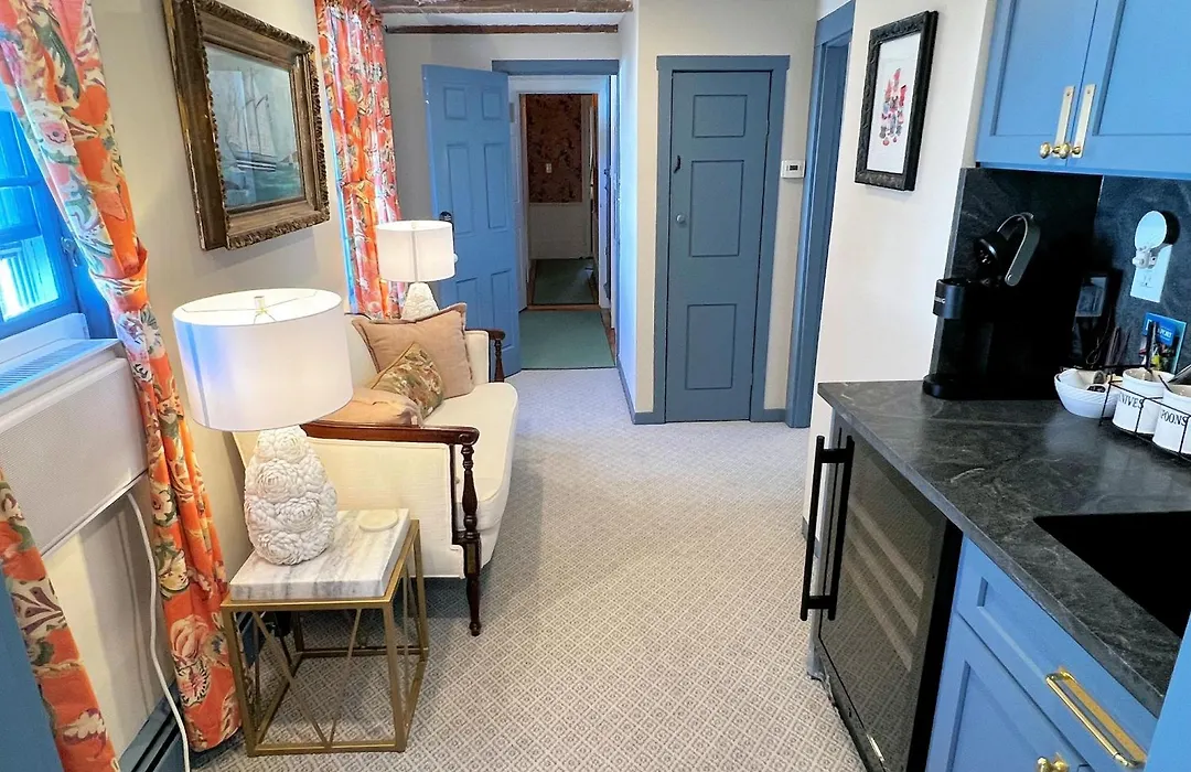 Sally Webster Inn-1