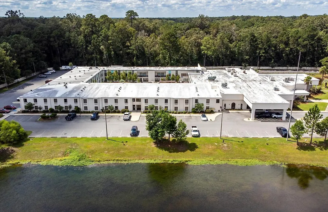 Cottonwood Suites Savannah Hotel & Conference Center-1