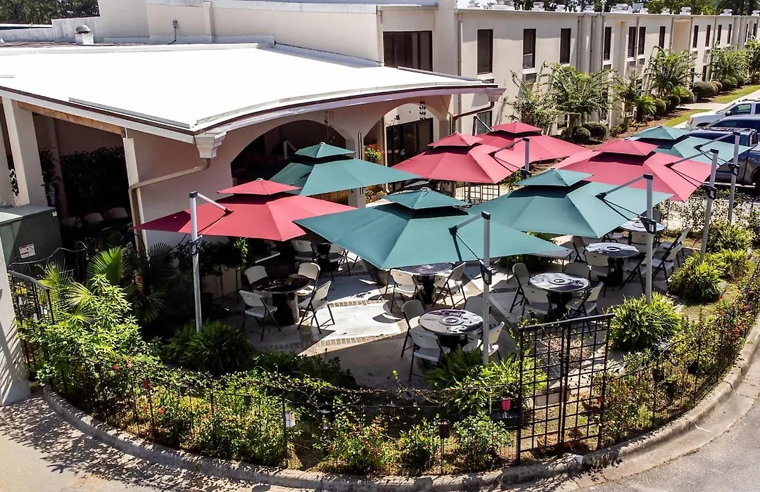Cottonwood Suites Savannah Hotel & Conference Center-1