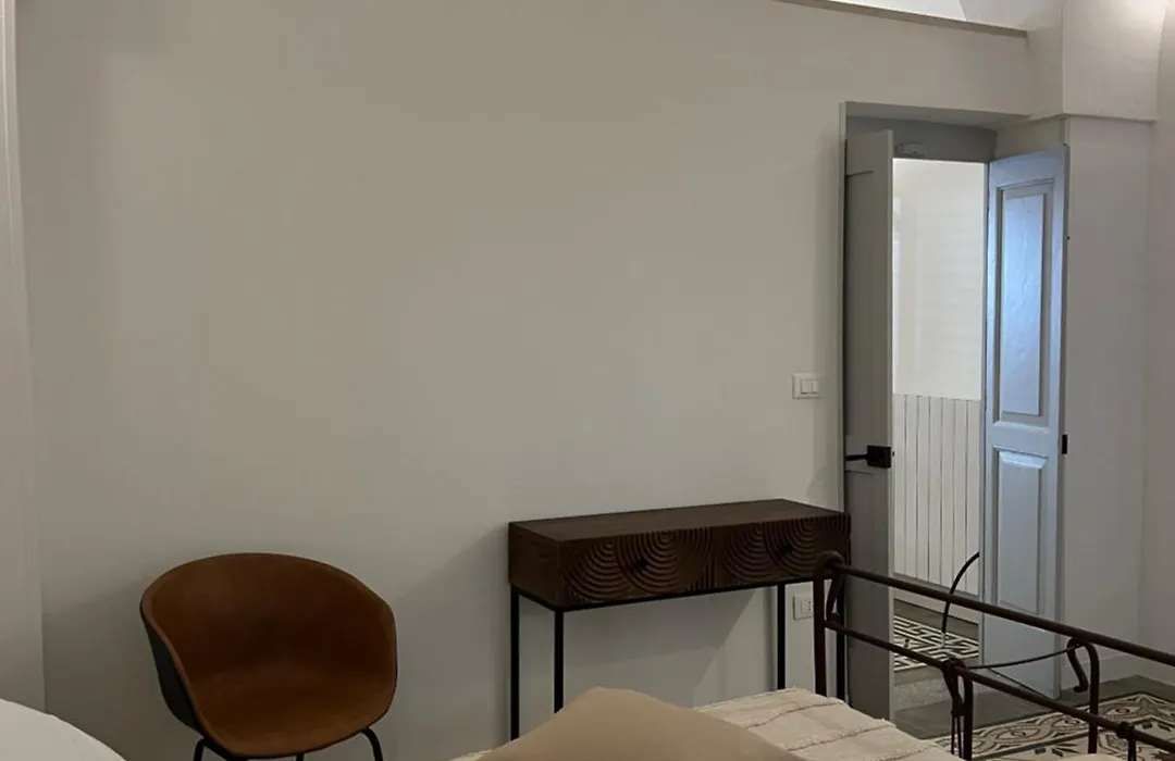 Notos B&B-1