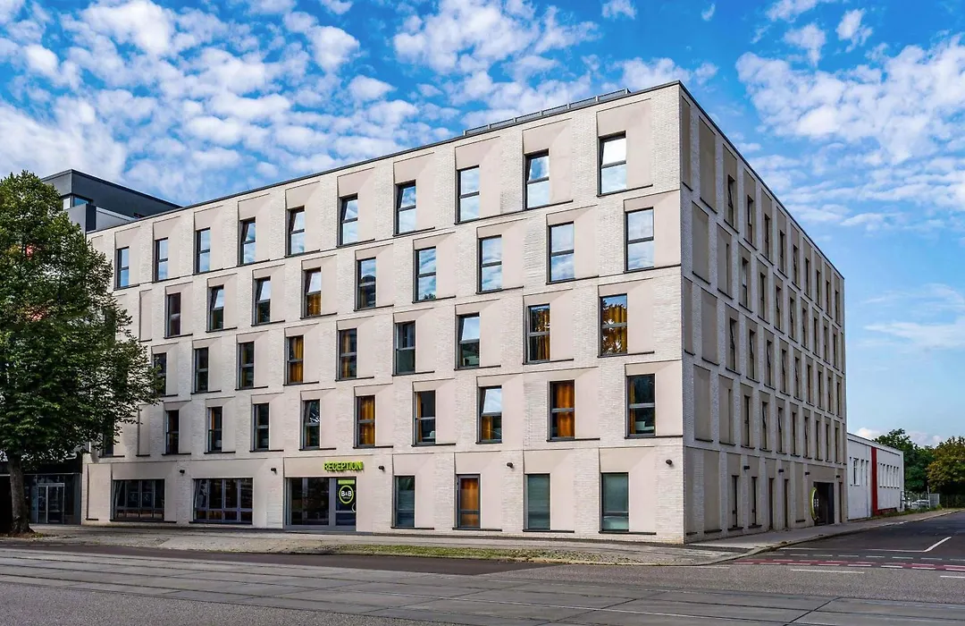 B&B HOTEL Magdeburg-City-1
