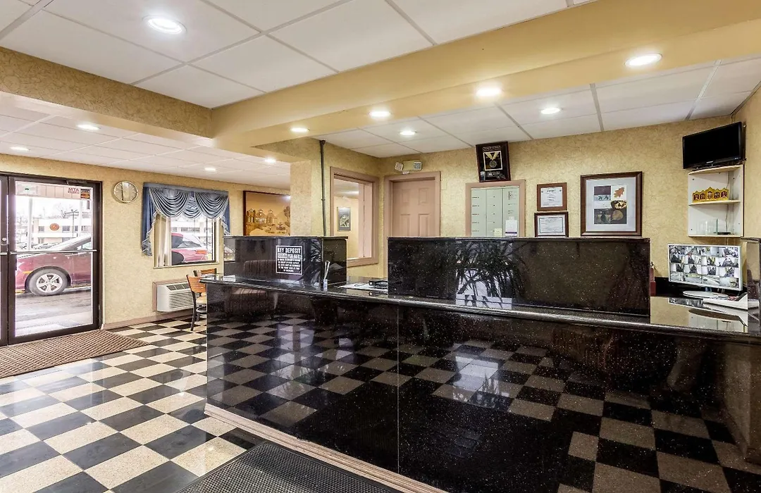 Econo Lodge Morgantown-1