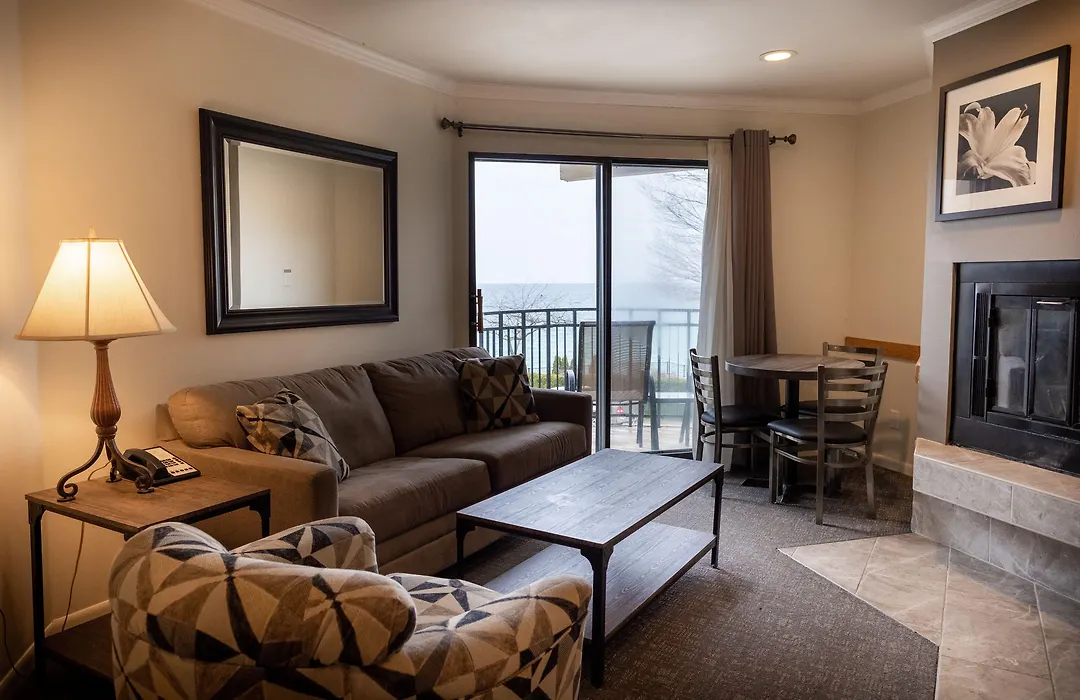 Weathervane Terrace Inn And Suites-1