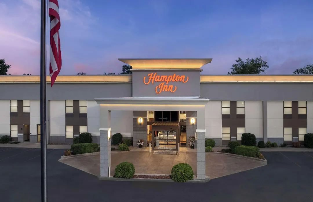 Hampton Inn Russellville-1