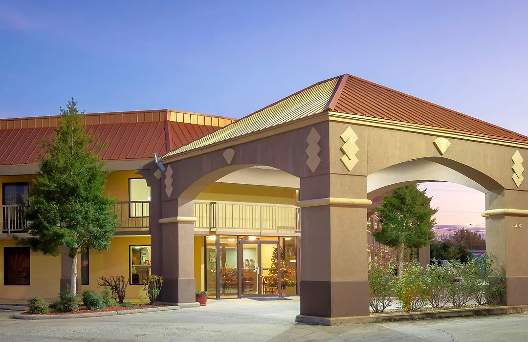 Red Roof Inn & Suites Oxford-1