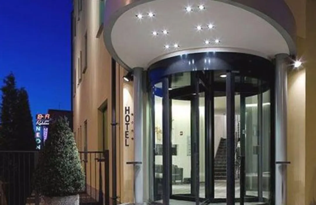 Hotel Ovest-1
