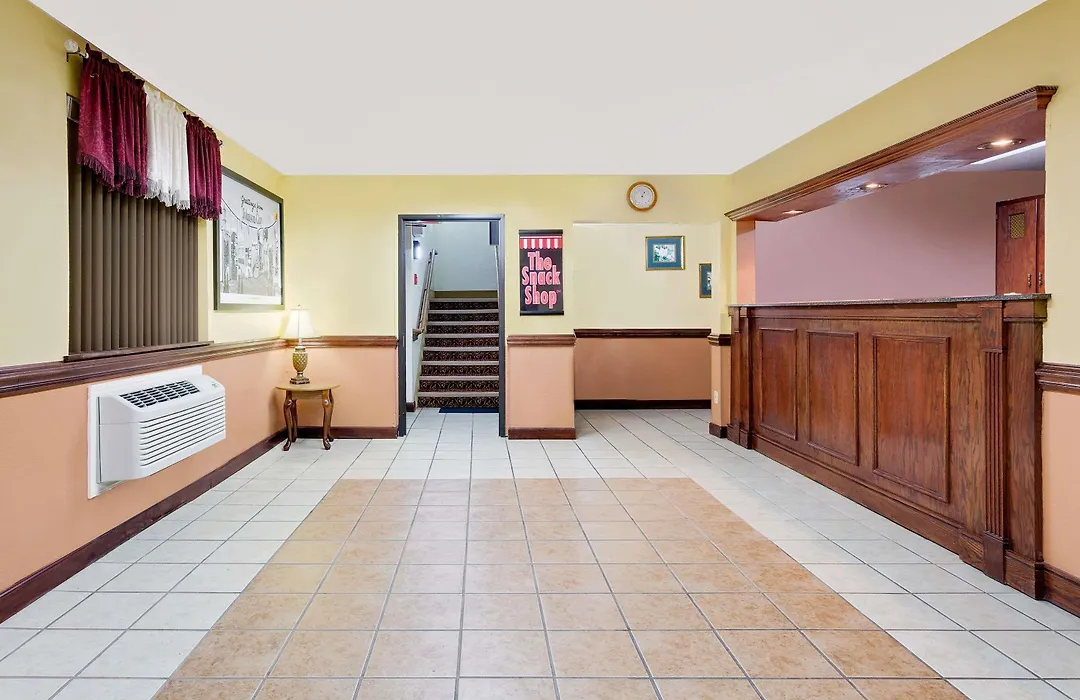 Super 8 By Wyndham Johnson City-1