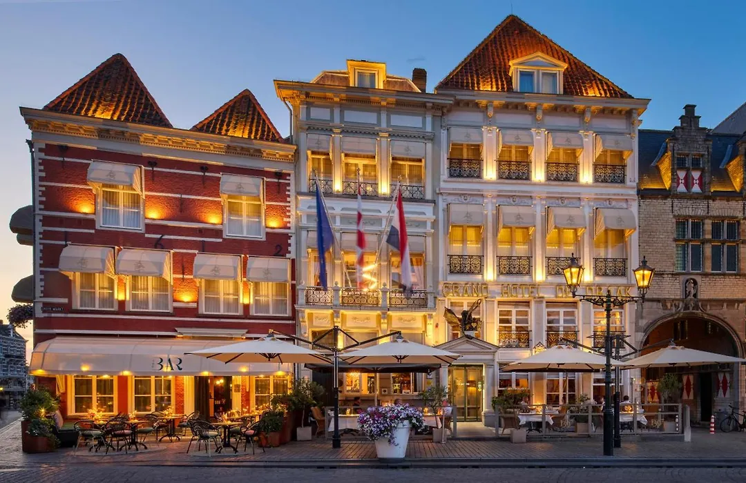 Grand Hotel en Résidence De Draak-1