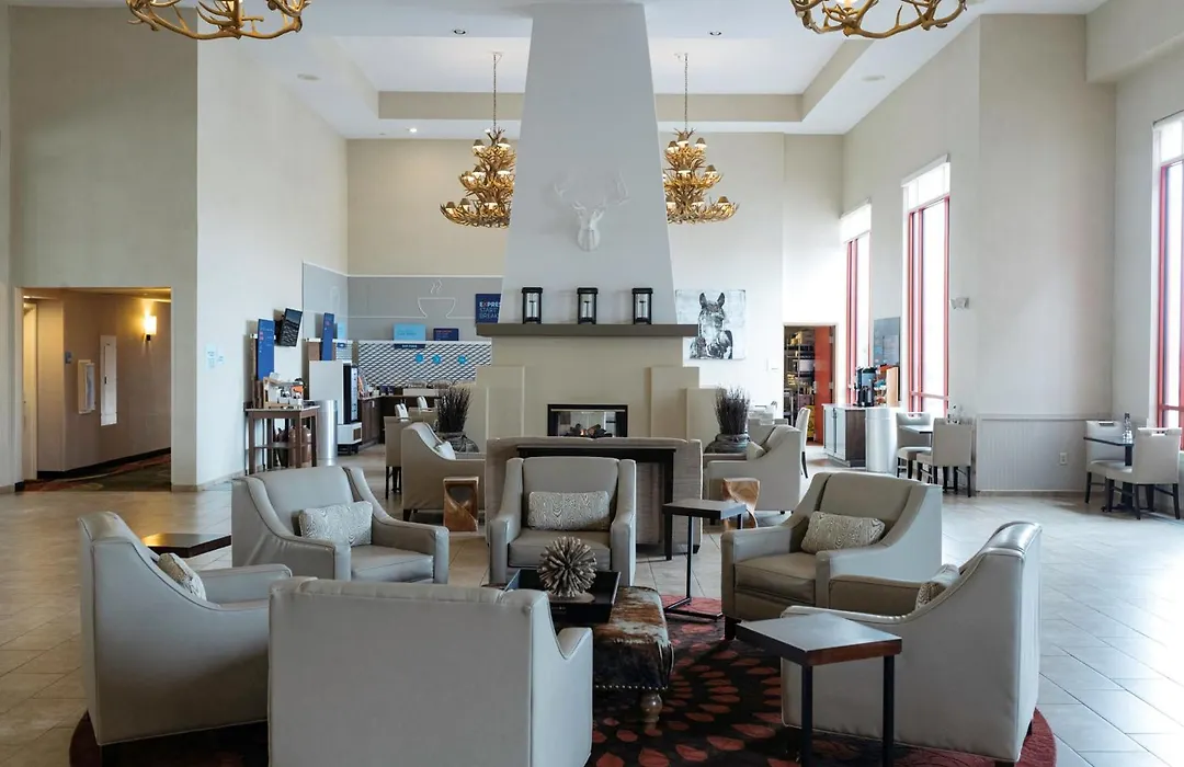 Holiday Inn Express & Suites - Olathe North By Ihg-1