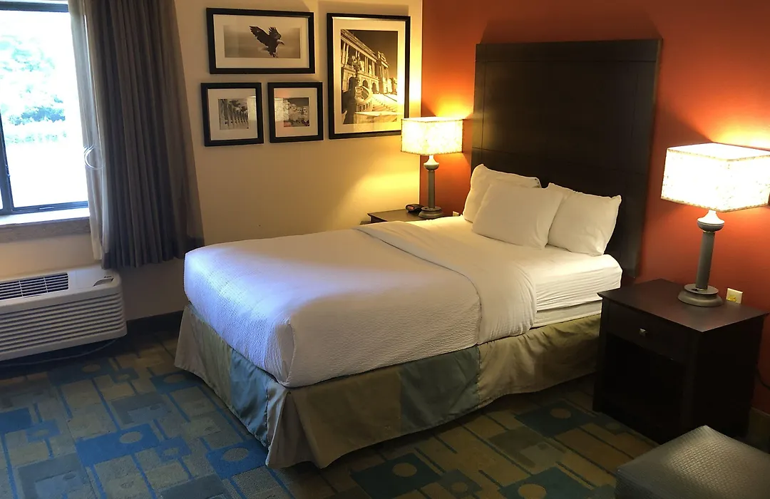 La Quinta By Wyndham Plattsburgh-1