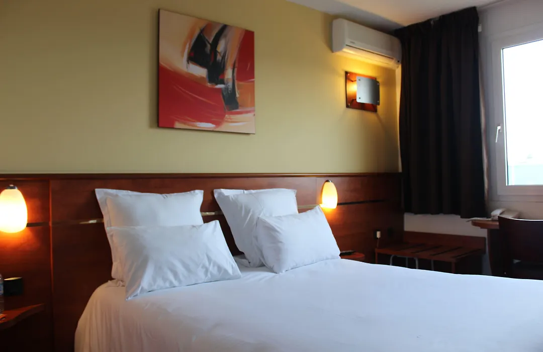 Brit Hotel Blois - Le Préma-1