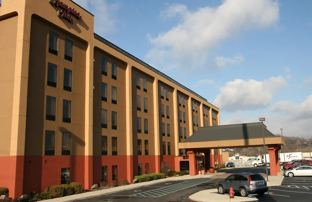 Hampton Inn Altoona-1