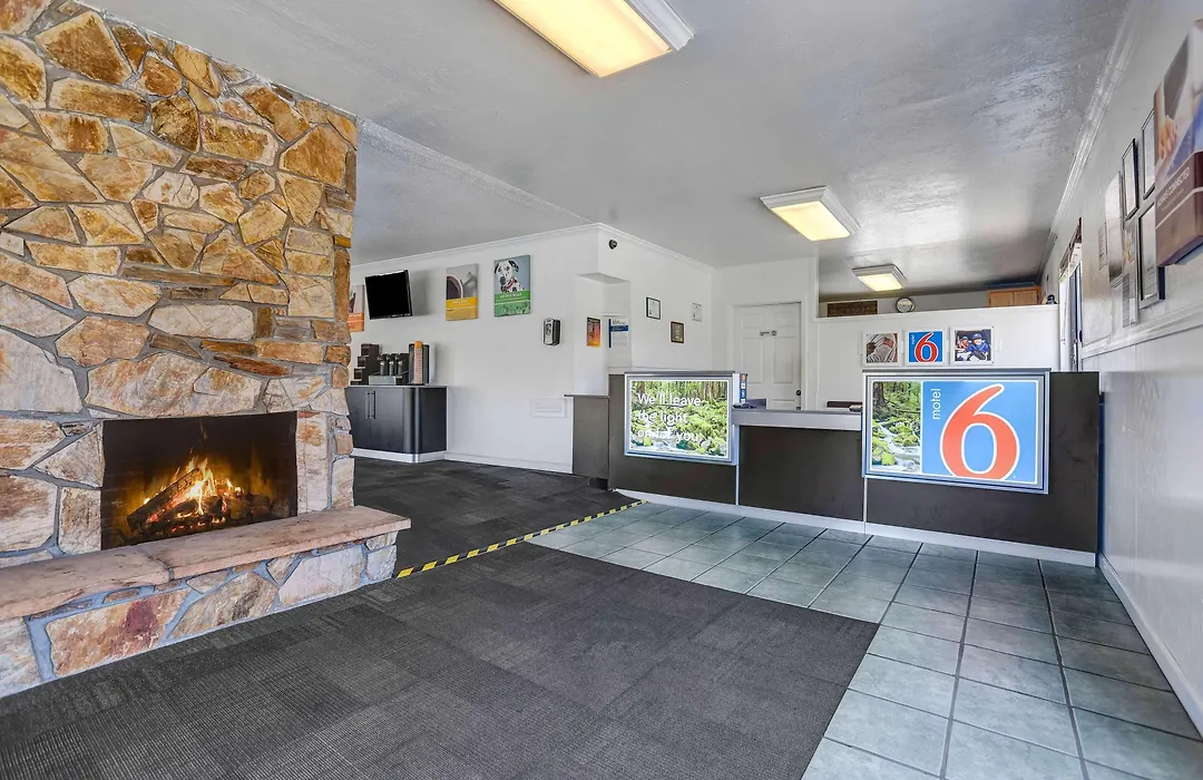 Motel 6 Fort Bragg, Ca-1