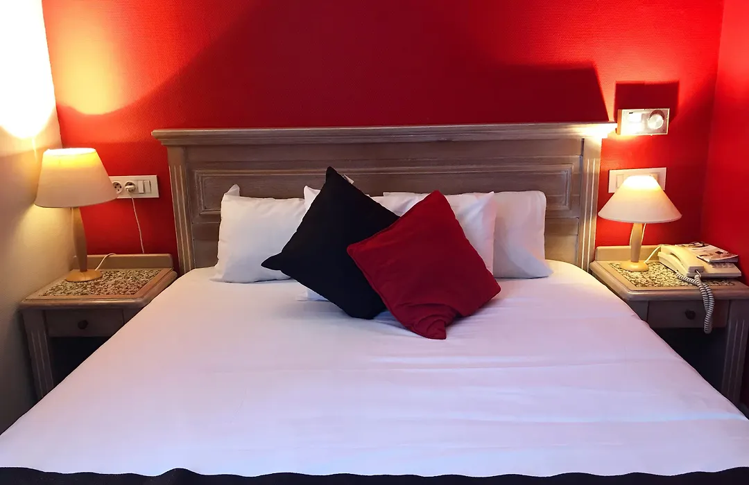 Brit Hotel Aux Sacres Reims, Centre Historique-1