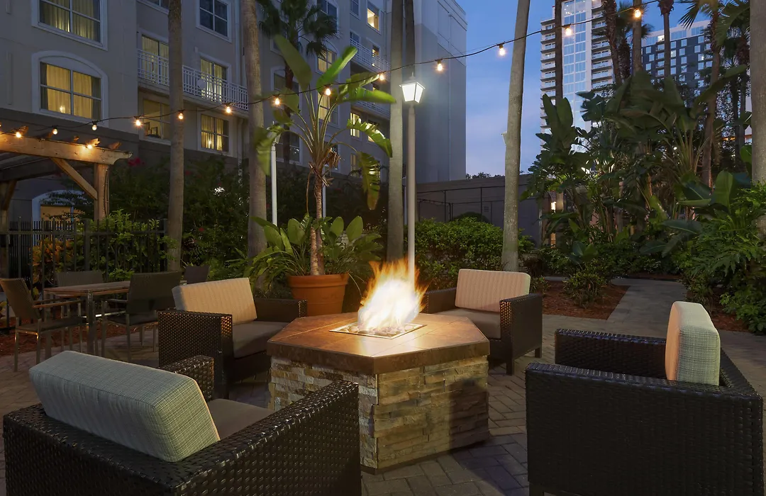 Courtyard Tampa Downtown-1