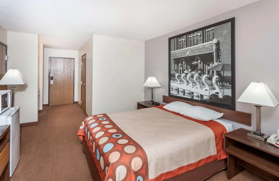 Super 8 By Wyndham Pekin/Peoria Area-1