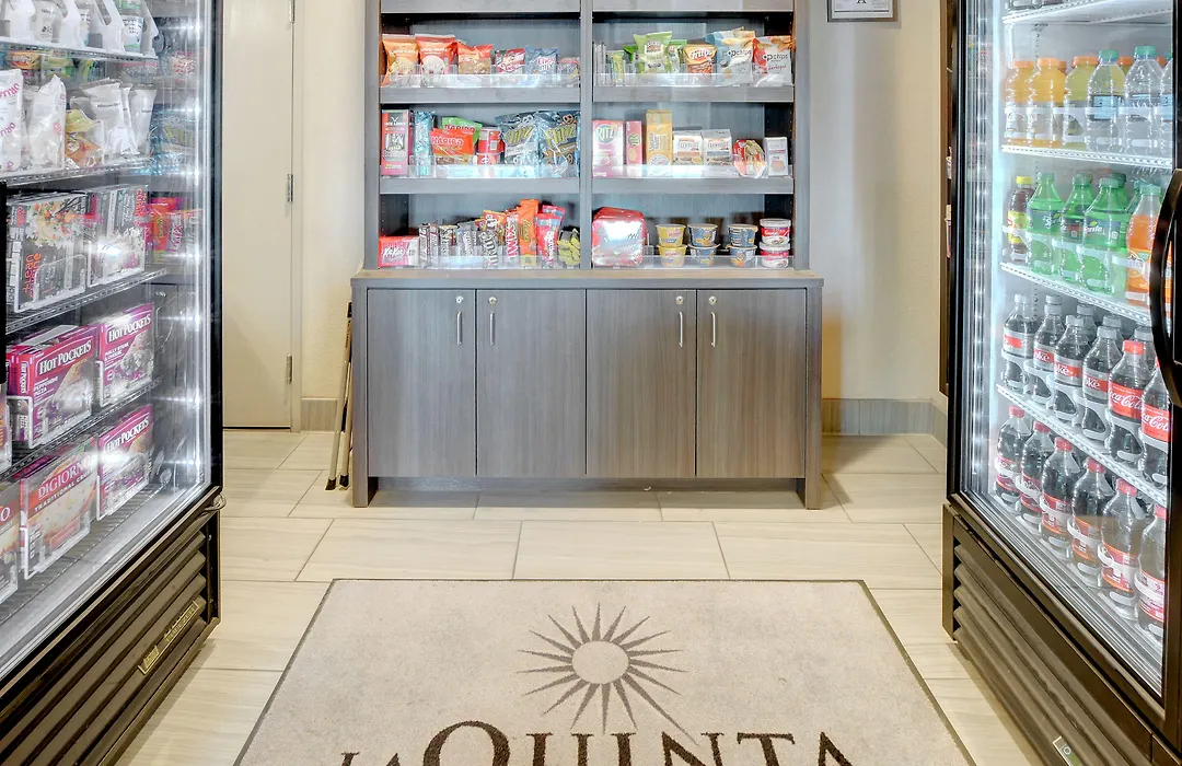La Quinta Inn & Suites By Wyndham Las Vegas Nellis-1