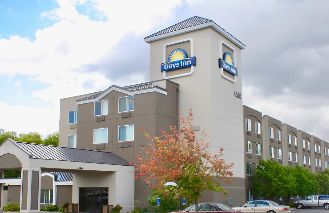 Days Inn By Wyndham Eagan Minnesota Near Mall Of America-1