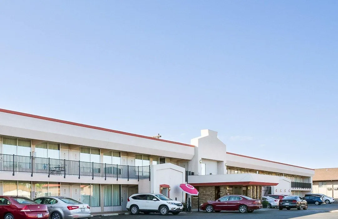 Econo Lodge-1