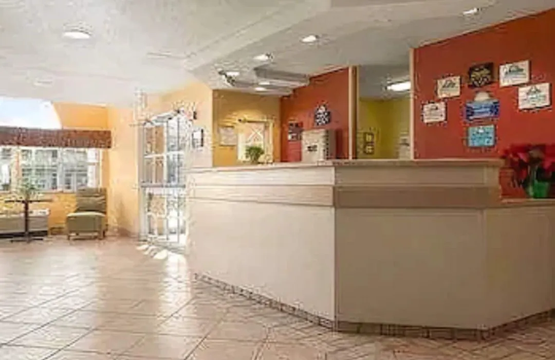 Days Inn & Suites By Wyndham Lafayette In-1