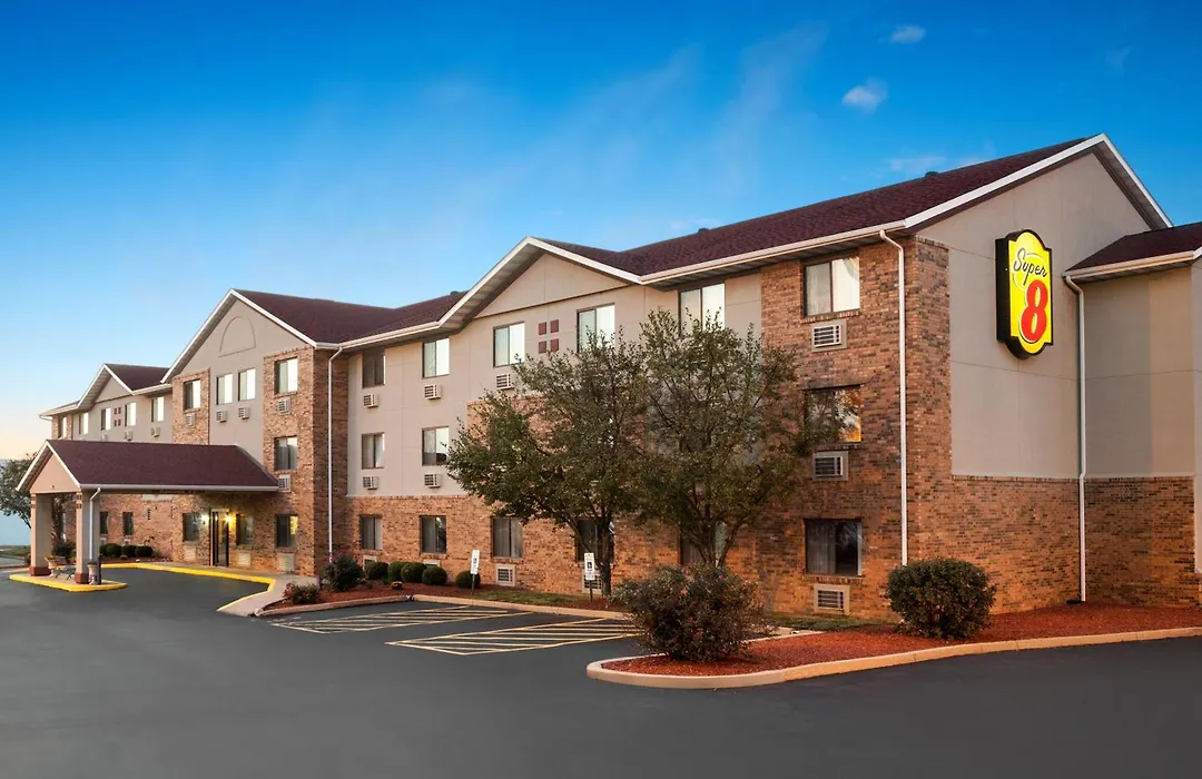 Super 8 By Wyndham Fairview Heights-St. Louis-1