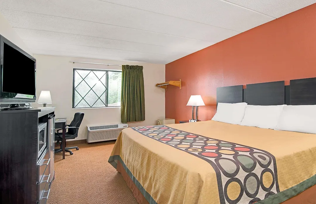 Super 8 By Wyndham Stamford/New York City Area-1