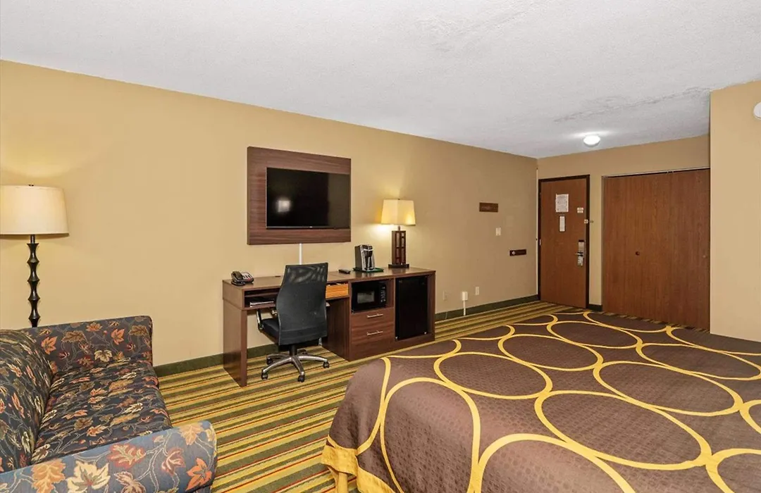 Super 8 By Wyndham Superior Wi-1