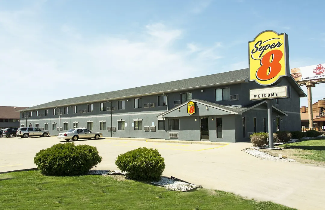 Super 8 By Wyndham Michigan City-1