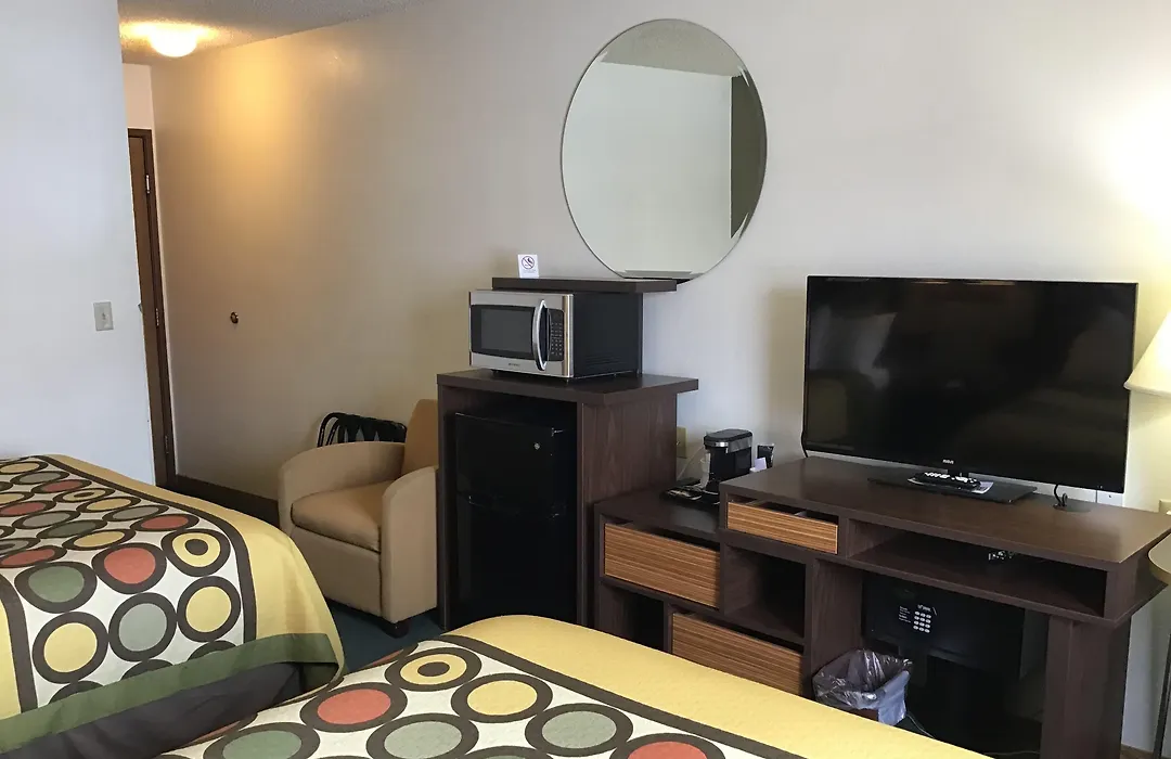 Super 8 By Wyndham Livingston Yellowstone-1