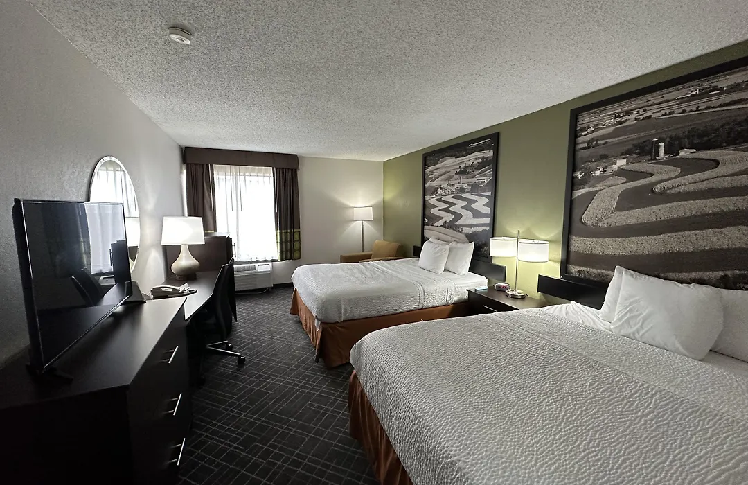 Super 8 By Wyndham Madison South-1