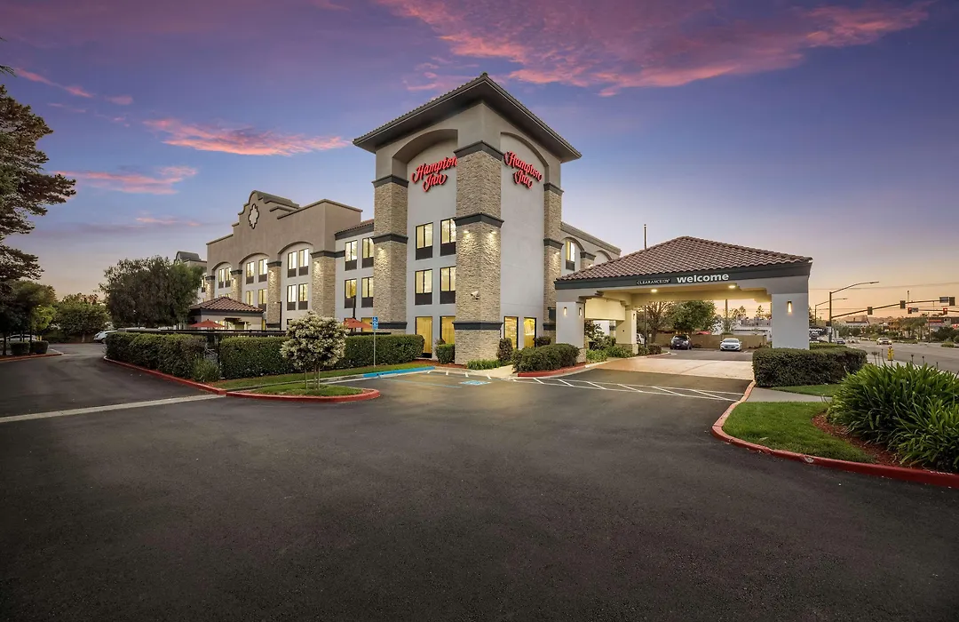 Hampton Inn Oakland-Hayward-1
