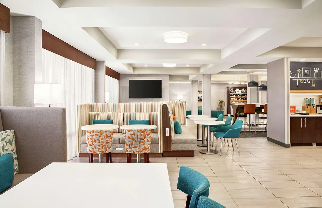 Hampton Inn Paris-1