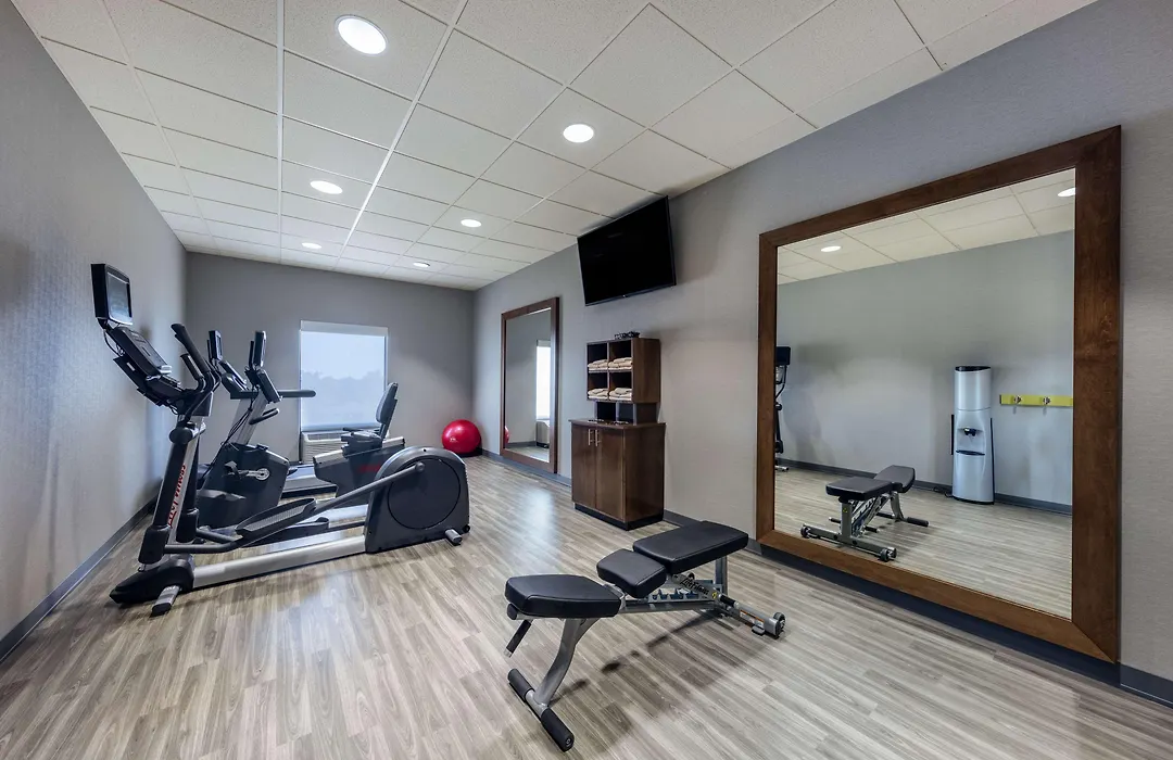 Hampton Inn Saint Robert-1