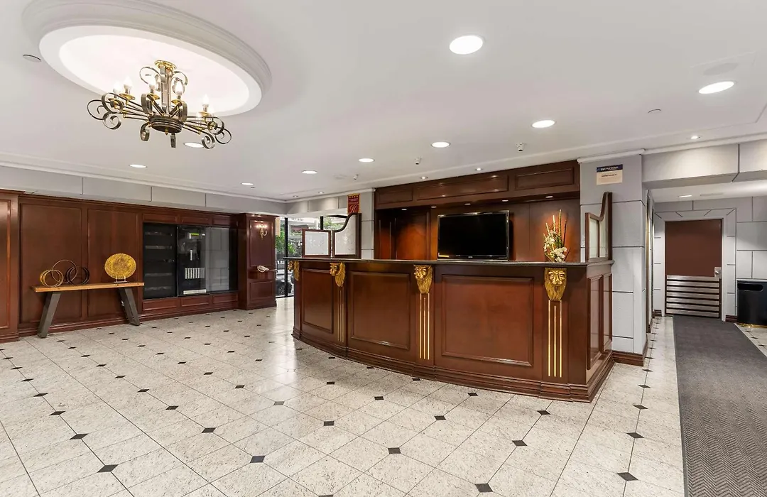 Best Western Ville-Marie Montreal Hotel & Suites-1