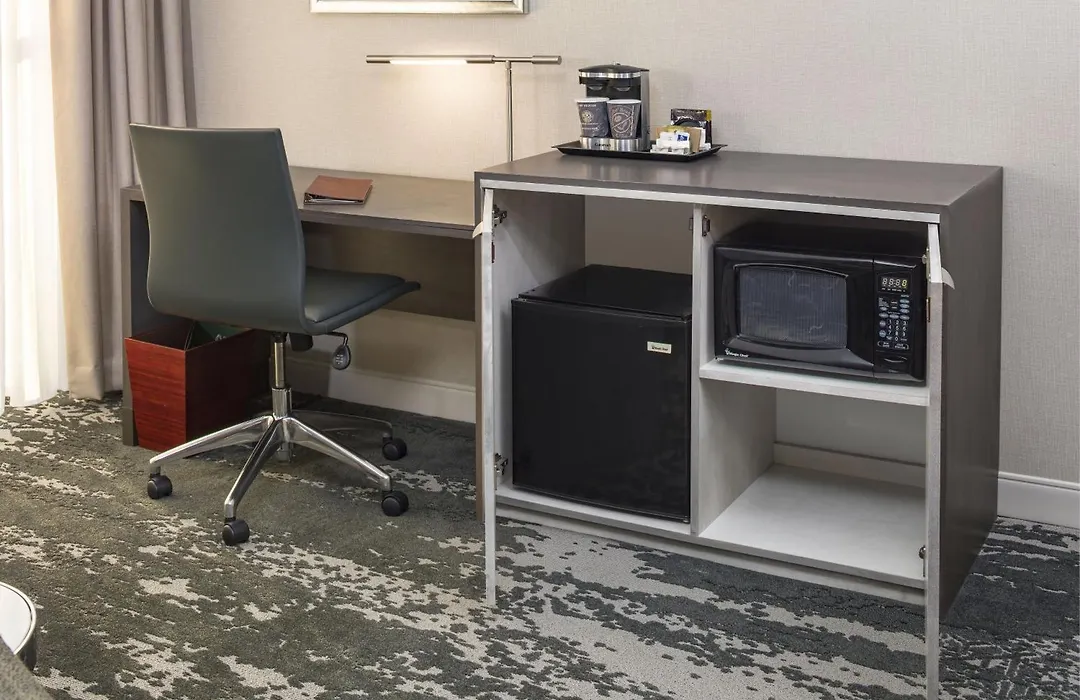 Doubletree By Hilton Boston Logan Airport Chelsea-1