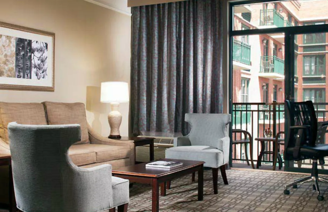 Courtyard By Marriott Savannah Downtown - Historic District-1