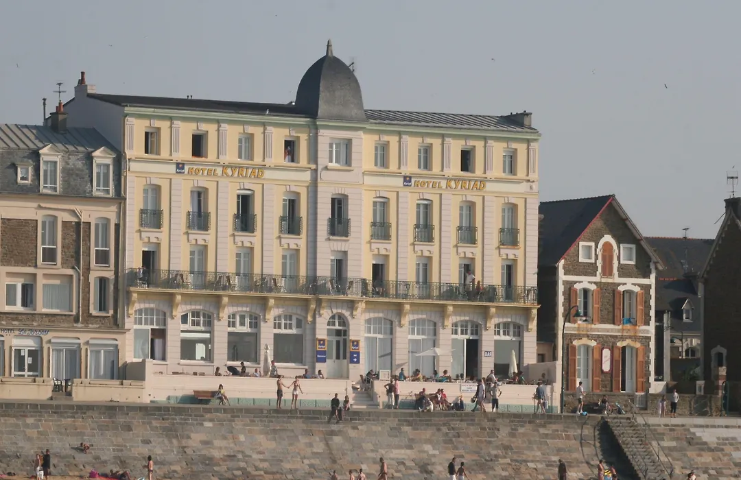 Hotel Kyriad Saint Malo Centre Plage-1