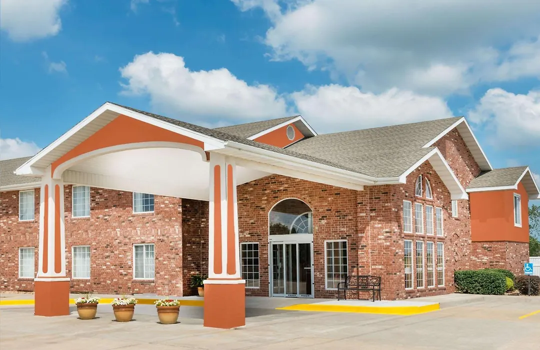 Super 8 By Wyndham Bolivar-1
