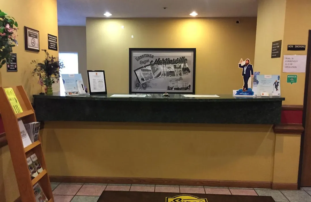 Super 8 By Wyndham Martinsville-1