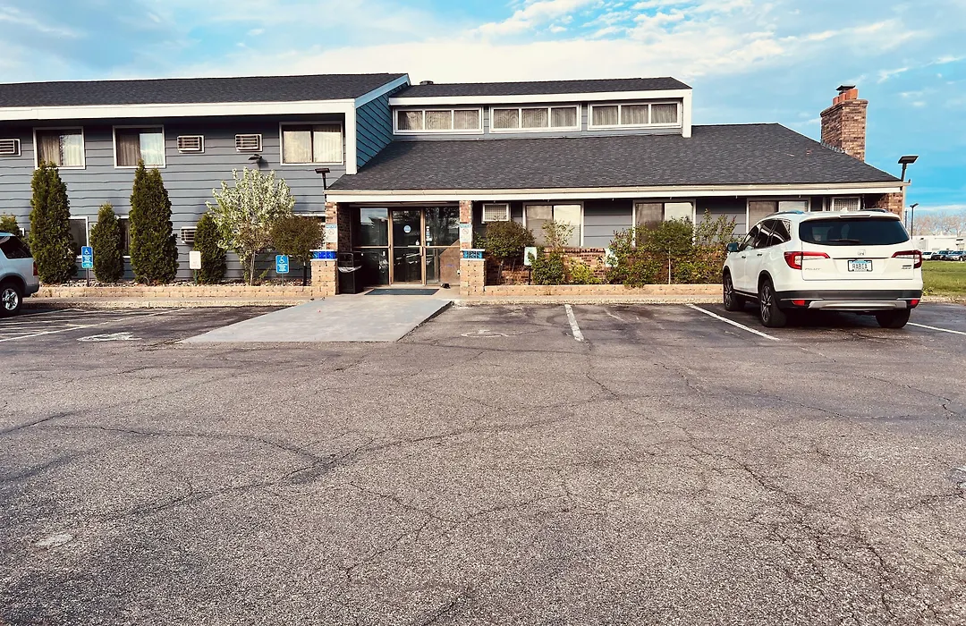 Travelodge By Wyndham Valleyfair Shakopee-1
