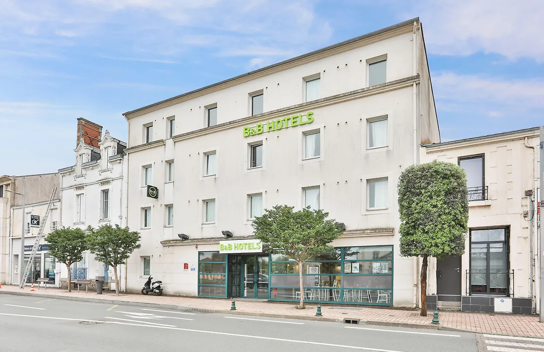 B&B HOTEL Les Sables-d'Olonne Centre Gare-1