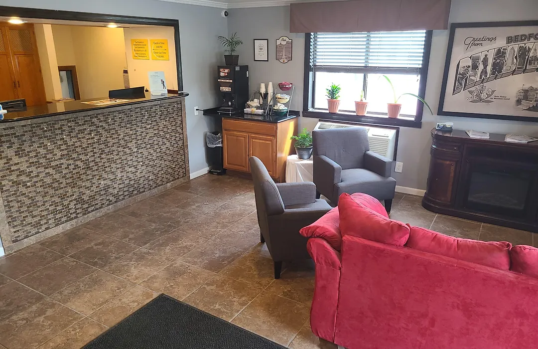 Super 8 By Wyndham Bedford-1