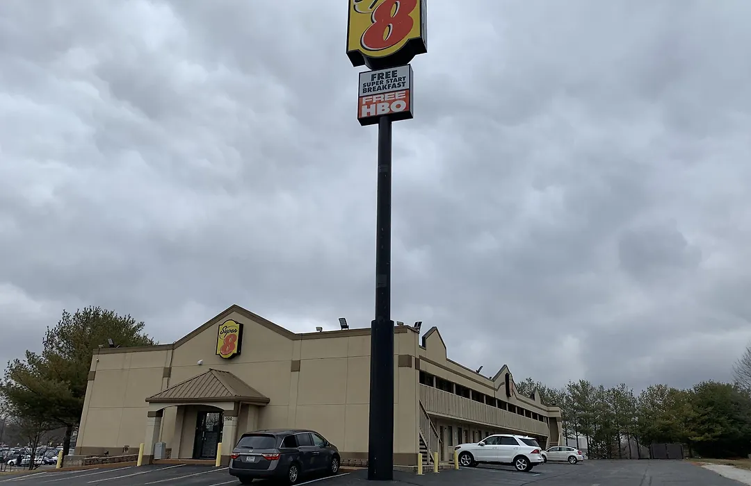 Super 8 By Wyndham Brownsburg-1