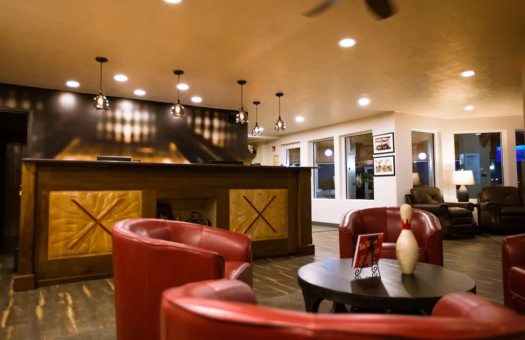 Ten Pin Inn & Suites-1