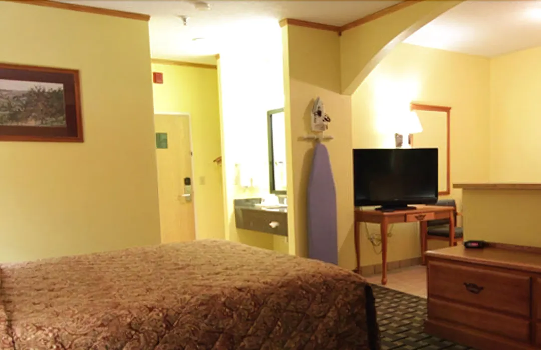 Home Gate Inn & Suites-1