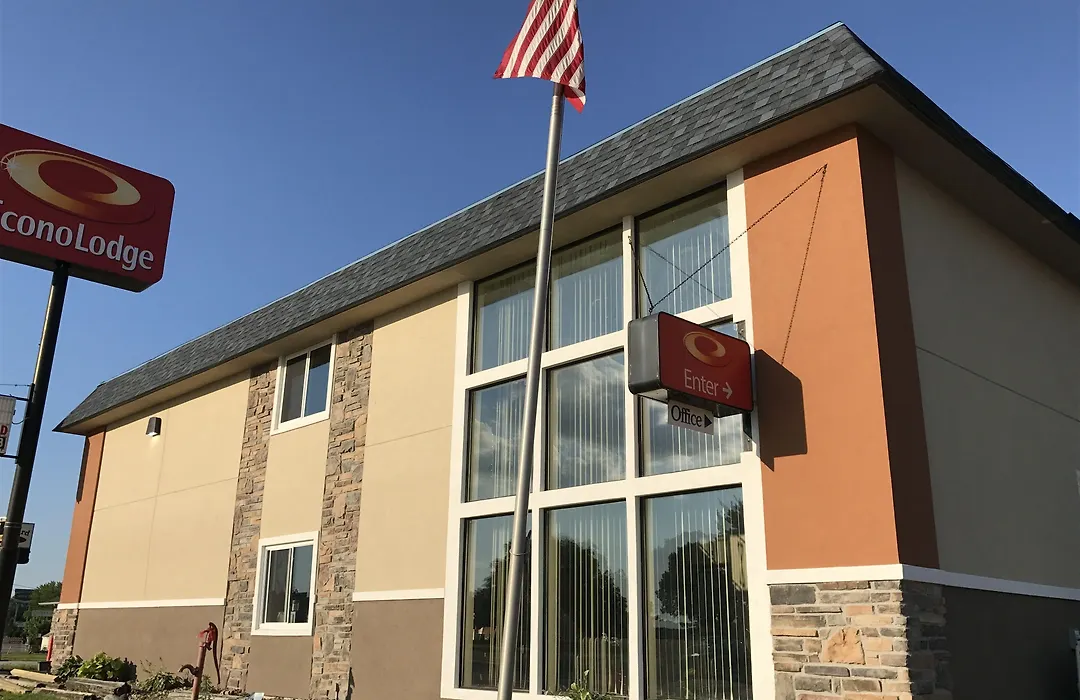 Econo Lodge La Crosse North-1