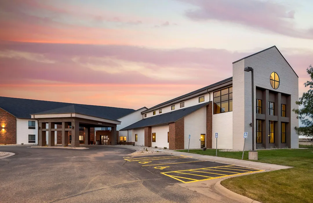 Best Western Watertown Inn & Suites-1