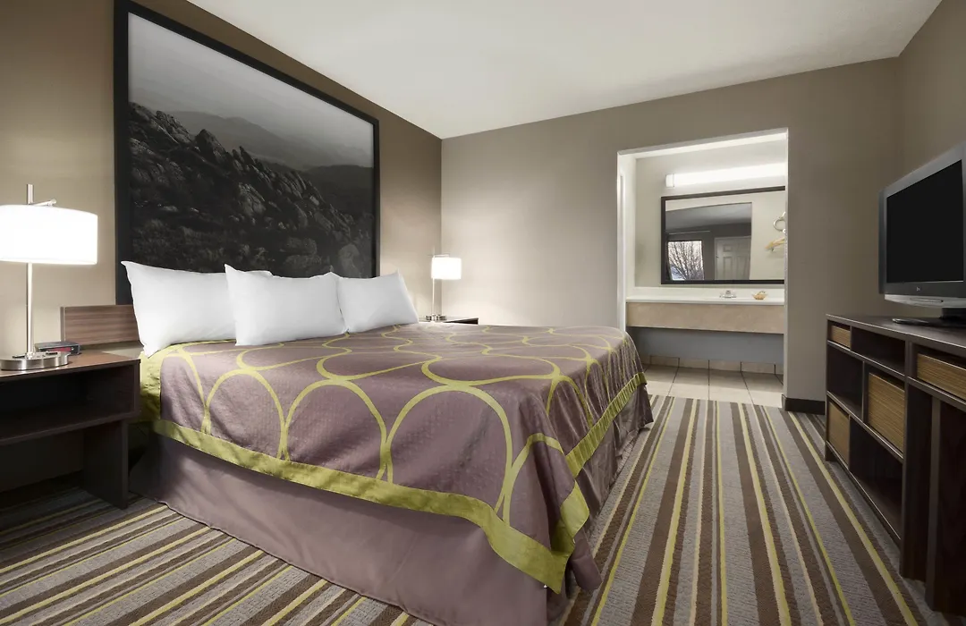 Super 8 By Wyndham Wytheville-1