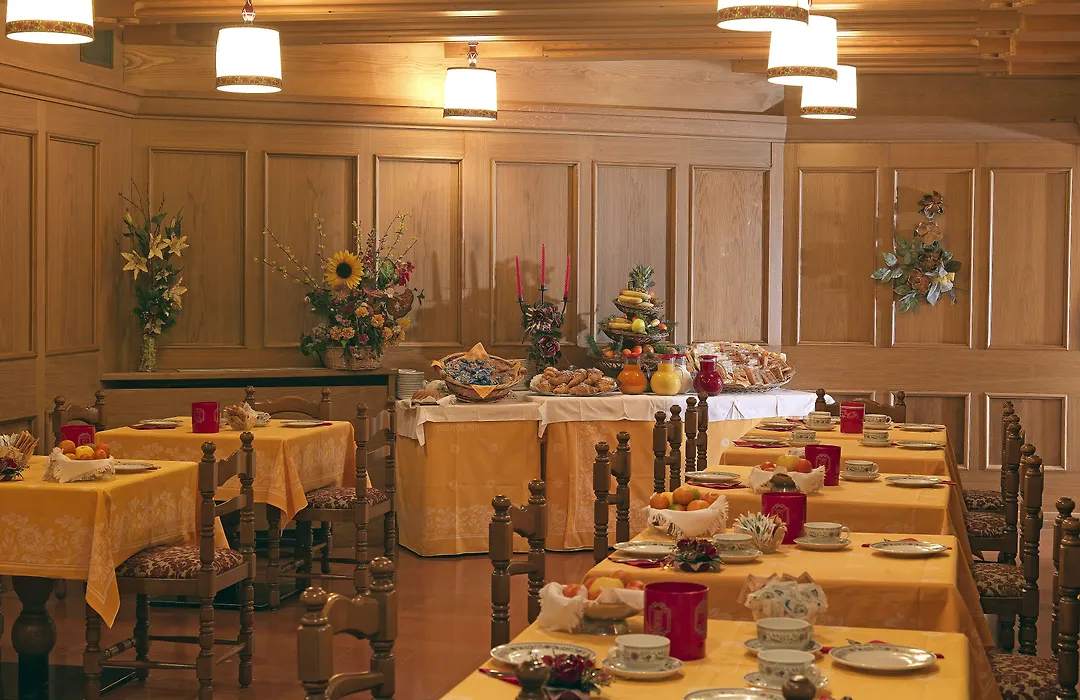 Hotel Pinzolo-Dolomiti-1